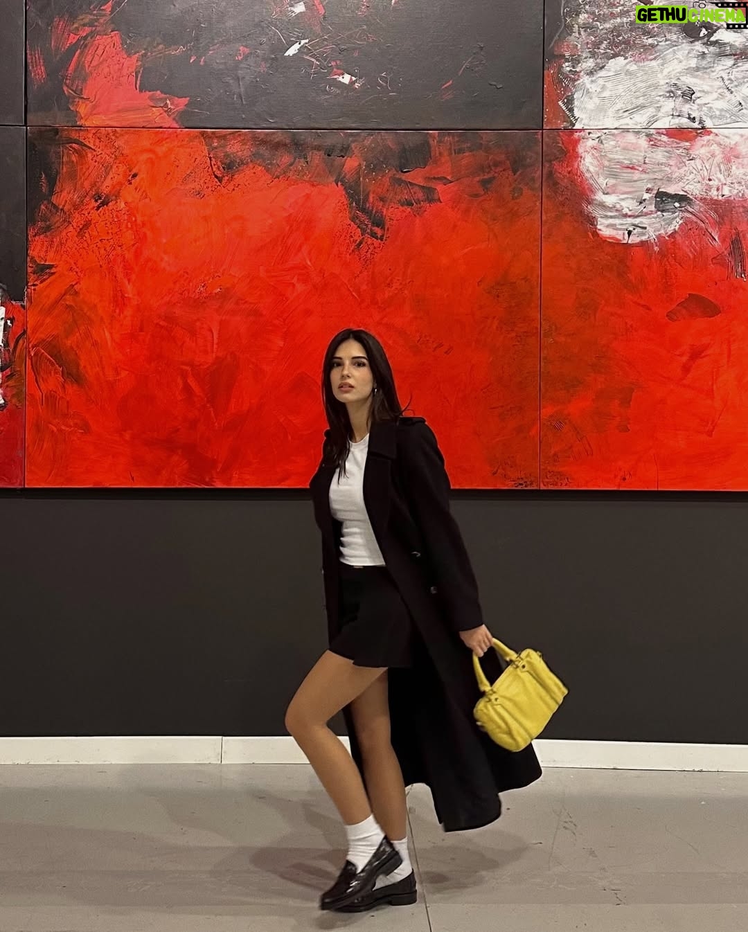 Yasemin Yazıcı - 48K Likes - ve klasik “Ankara dayımdır ve çok mutluyum dur!” 👴🏻🛑✋🏻
.
.
.
.
.
gözüken markalar için #reklam diyelim
