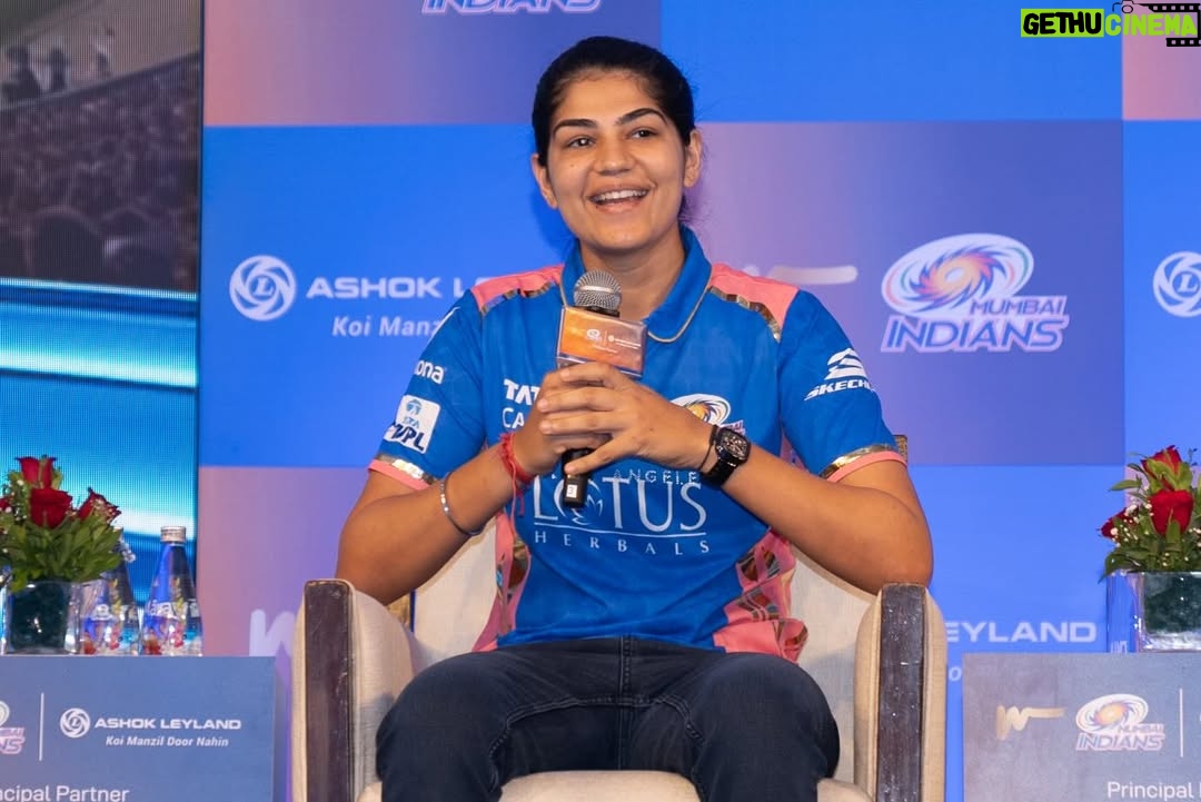 Yastika Bhatia - 64.1K Likes - Thank you to the entire Mumbai Indians family for the support, faith, and opportunities. I’ll always carry these memories with me.
@mumbaiindians 💙