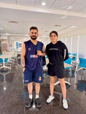 Yastika Bhatia Instagram - I'm beyond grateful for the opportunity to meet and learn from you! Your perspective is truly inspiring 🙌🏻🏏 @virat.kohli