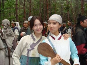 Yoon Seo-ah Instagram - 아가씨와 전하를 지켜라!!!!! 🥊⚔️🤼‍♀️🏃‍♀️‍➡️🏃‍➡️⚔️🥊