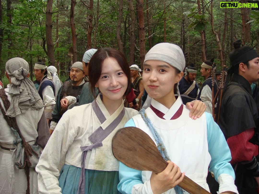 Yoon Seo-ah - 140.7K Likes - 아가씨와 전하를 지켜라!!!!! 🥊⚔️🤼‍♀️🏃‍♀️‍➡️🏃‍➡️⚔️🥊