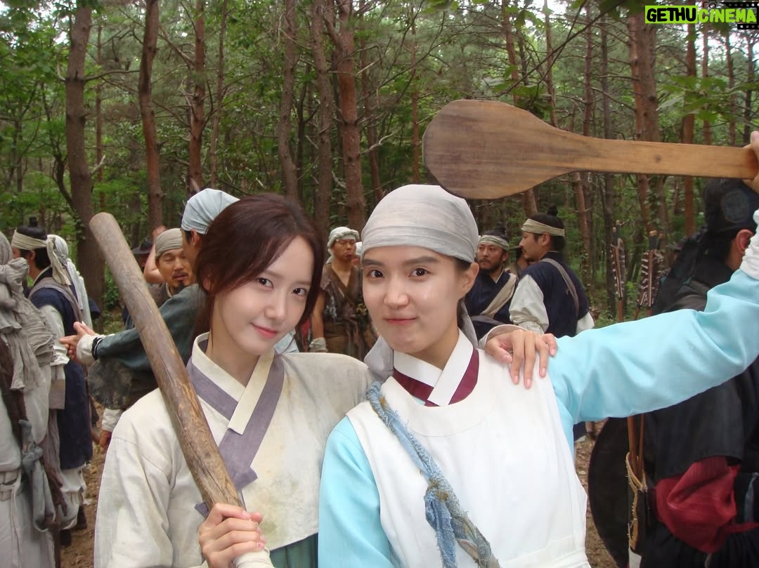 Yoon Seo-ah - 140.7K Likes - 아가씨와 전하를 지켜라!!!!! 🥊⚔️🤼‍♀️🏃‍♀️‍➡️🏃‍➡️⚔️🥊