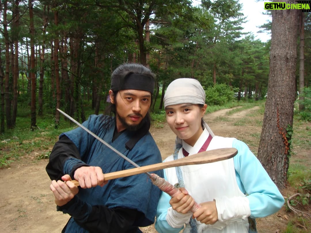 Yoon Seo-ah - 140.7K Likes - 아가씨와 전하를 지켜라!!!!! 🥊⚔️🤼‍♀️🏃‍♀️‍➡️🏃‍➡️⚔️🥊