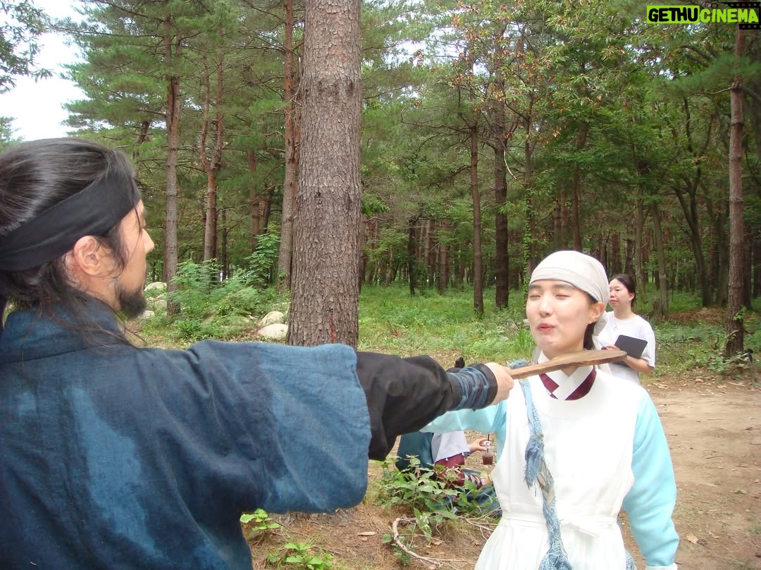 Yoon Seo-ah - 140.7K Likes - 아가씨와 전하를 지켜라!!!!! 🥊⚔️🤼‍♀️🏃‍♀️‍➡️🏃‍➡️⚔️🥊