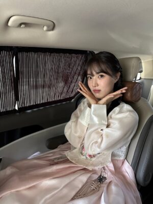 Yoon Seo-ah Instagram - 🌕🐰🌾💛🙏