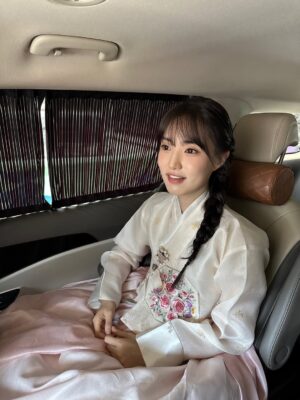 Yoon Seo-ah Instagram - 🌕🐰🌾💛🙏