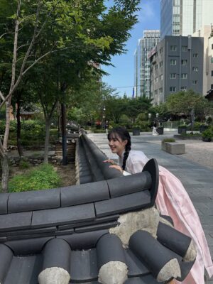 Yoon Seo-ah Instagram - 🌕🐰🌾💛🙏