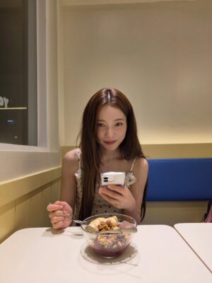 Yoon So-hee Instagram - 🍧