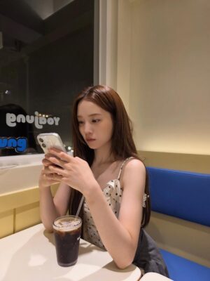 Yoon So-hee Instagram - 🍧