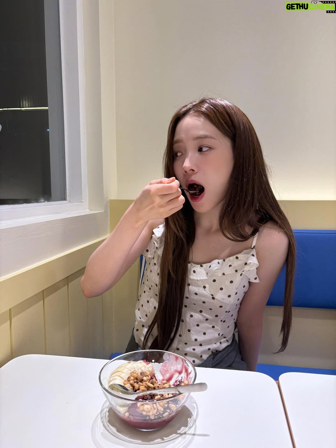Yoon So-hee - 13.9K Likes - 🍧
