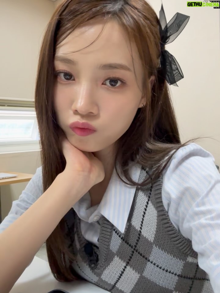 Yoon So-hee - 16K Likes - 오늘 밤 tvn 벌거벗은 세계사📚