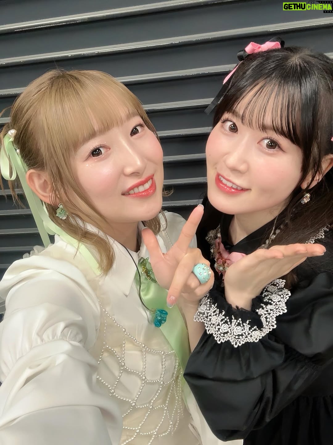 Yoshino Nanjo - 11.1K Likes - ANIMAX MUSIX 2025 思い出

コラボ②
花井美春ちゃんとキュアズキューン&キュアキッスの「Awakening Harmony」を歌わせていただきました😆✨
しかもなんと、キュアズキューンとキュアキッスも一緒のステージ🩶🖤

ほんとにほんとに楽しくて幸せで一瞬すぎた〜

いろいろ書いたけど〜エモすぎて消し！！笑

ズキューンの相棒がキッスで、みーちゃんで、ほんとーーーに良かったなぁぁぁって思うことがたくさんあります❤️‍🔥
この一年でたくさん思い出作りたいけど、全然足りない！あっという間すぎる！！って思ってるから、今回こうしてANIMAX MUSIXでも一緒の思い出が作れて、本当に嬉しかったなあ。

ありがとうみーちゃん、ズキューン、キッス
🩶🖤🩶🖤