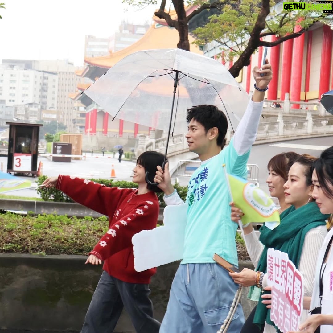 Lien Yu-han - 5.7K Likes - 第一次參加 @vegan_action_network 活動
透過飲食
也可以減少碳排放量
關於更永續環保的生活
在日常中就可以實現
只需要在日常做出一點點小改變
例如一週找一天吃蔬食
或是每天有一餐選擇純蔬食
養成習慣後
就能往越來越往你所在意的地方去實踐和盡一份心力
讓我們一起守護地球
守護動物植物
就從我們日常的飲食開始吧❤️
也歡迎大家分享好吃的蔬食料理給我
讓日常有更多更溫柔的選擇

活動/ @vegan_action_network  @21dayveganfun @nomeatfestival