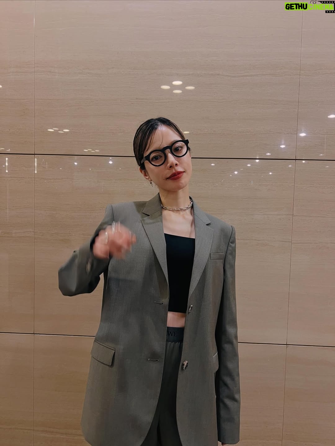 Yuki Sakurai - 34.4K Likes - 皆様こんばんは

本日は、映画「フロントライン」公開初日舞台挨拶でした。

この作品が、たくさんの方々に触れていただけますように。

本日、劇場まで足を運んでくださった皆様、本当にありがとうございました。

ピースで決めようとしたけど間に合わなかったの図

よくあるよねー

　　　　　　　　　　　　　　　　　　桜井