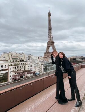 Yuno Ohara Instagram - 🗼🇫🇷🎨🥐
ㅤㅤㅤㅤㅤㅤㅤㅤㅤㅤㅤㅤㅤ
少し前のパリ旅行の思い出たち♡
沢山笑って、食べて、観光して。
心が満たされた時間でした☺︎
はるちゃんいつもありがとう！✨
