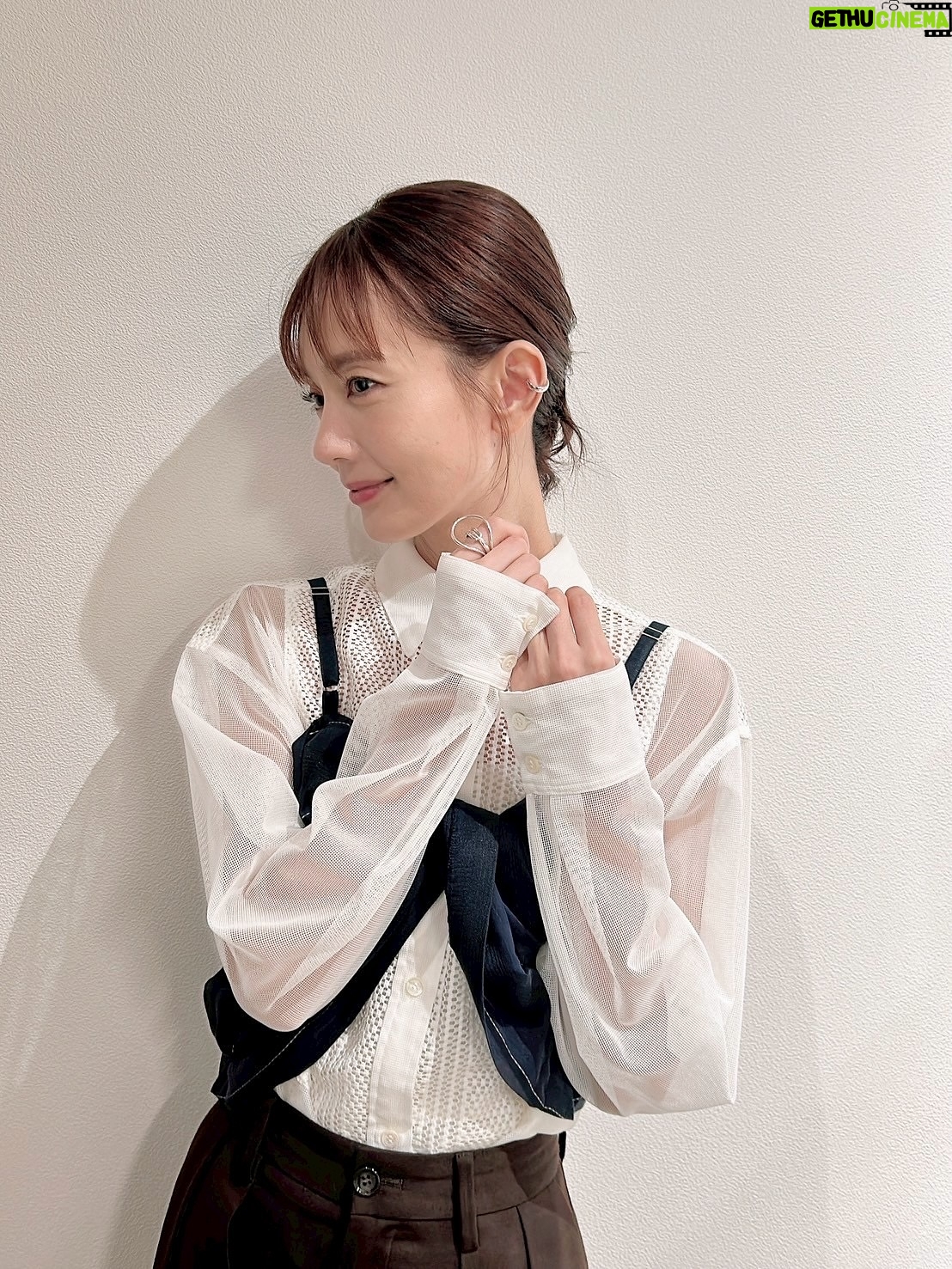 Yuri Nakamura - 22.4K Likes - outfit @lecielbleu_official 
boots @alm._official 
pearl line earcuff @apsis_jewelry 
silver earcuff,ring @masanajewelry 
necklace @etoilight_jewelry 

#突然ですが占ってもいいですか 
@shumaku_rondo 
@mikuogawa_stylist
