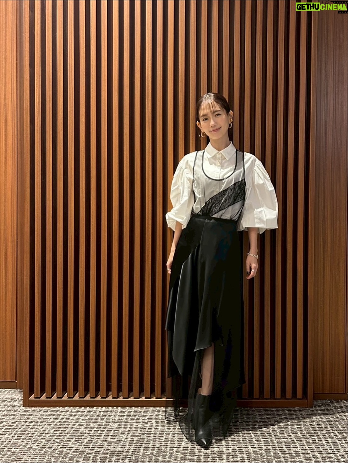 Yuri Nakamura - 19.4K Likes - 平場の月完成披露試写会でした。
１１月１４日公開🌕
じわじわと沁み入るような、素敵な映画です♡
ぜひ劇場でご覧ください。

shirt,dress @esthe_clothing 
accessories @atur_jewelry 
others / stylist's own
@mikuogawa_stylist 

@hirabanotsuki