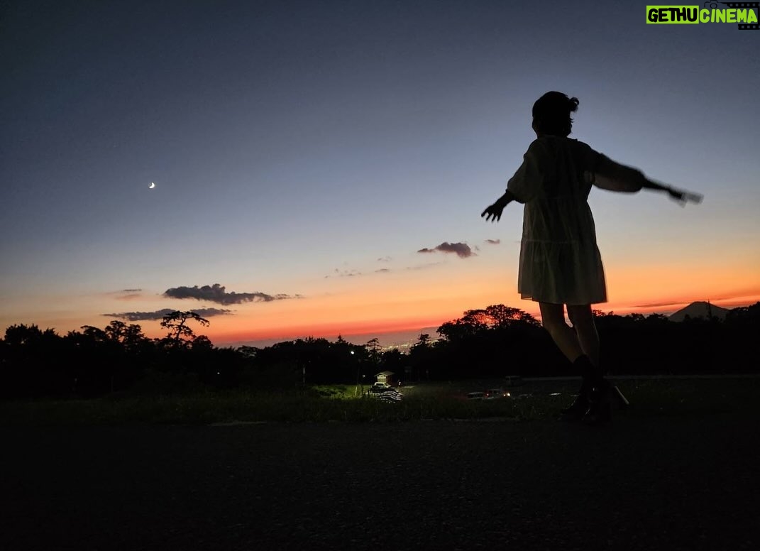 Yurika Kubo - 6.1K Likes - 初鳥取ー！最高でしたー！
「琴浦さん」でモリモリをやっていた頃から
ずっといつか行きたい！と思っていたので
とってもありがたかったです🥹🌈
本当に本当に星空が美しかったよ……
・
・
イベント翌日はほんの少しだけ観光できたのですが
やっぱり時間が全く足りませんでした😂笑
・
・
引き続き行ったことのない場所へ！
たくさん冒険したくなりました🫧🪽

▷
#鳥取 #鳥取砂丘 #砂の美術館 #青山剛昌ふるさと館 
#朗読劇 #星取県 #星空 #星空鑑賞 #夏の思い出 
#シカコ #shikaco #小鹿 #시카코
#久保ユリカ #kuboyurika #久保百合花 #쿠보유리카 ＃奈良
#NARA #나라 #鹿#deer #사슴 #ボブ #bobhaircut #단발머리