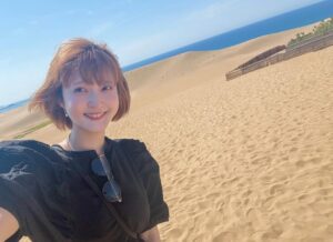 Yurika Kubo Instagram - 初鳥取ー！最高でしたー！
「琴浦さん」でモリモリをやっていた頃から
ずっといつか行きたい！と思っていたので
とってもありがたかったです🥹🌈
本当に本当に星空が美しかったよ……
・
・
イベント翌日はほんの少しだけ観光できたのですが
やっぱり時間が全く足りませんでした😂笑
・
・
引き続き行ったことのない場所へ！
たくさん冒険したくなりました🫧🪽

▷
#鳥取 #鳥取砂丘 #砂の美術館 #青山剛昌ふるさと館 
#朗読劇 #星取県 #星空 #星空鑑賞 #夏の思い出 
#シカコ #shikaco #小鹿 #시카코
#久保ユリカ #kuboyurika #久保百合花 #쿠보유리카 ＃奈良
#NARA #나라 #鹿#deer #사슴 #ボブ #bobhaircut #단발머리