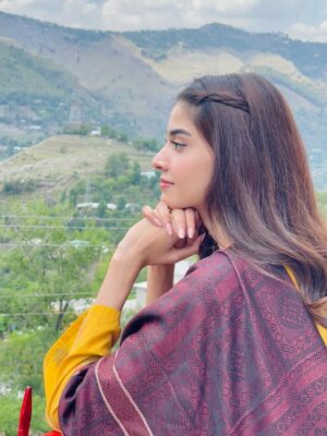 Zainab Shabbir Instagram - Heartfelt thanks! ❤️ 
Still in shock at the love for #ismeyaraan 
 Huge thanks to the entire team, cast, crew, and everyone behind the scenes. Your hard work and talent shine through. Can't wait for the next one🎬 Till then bye bye from Minha.🙇🏻‍♀️

#ismeyaraan #ThankYou #Appreciation