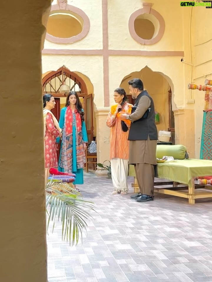Zainab Shabbir - 68.1K Likes - Heartfelt thanks! ❤️ 
Still in shock at the love for #ismeyaraan 
 Huge thanks to the entire team, cast, crew, and everyone behind the scenes. Your hard work and talent shine through. Can't wait for the next one🎬 Till then bye bye from Minha.🙇🏻‍♀️

#ismeyaraan #ThankYou #Appreciation