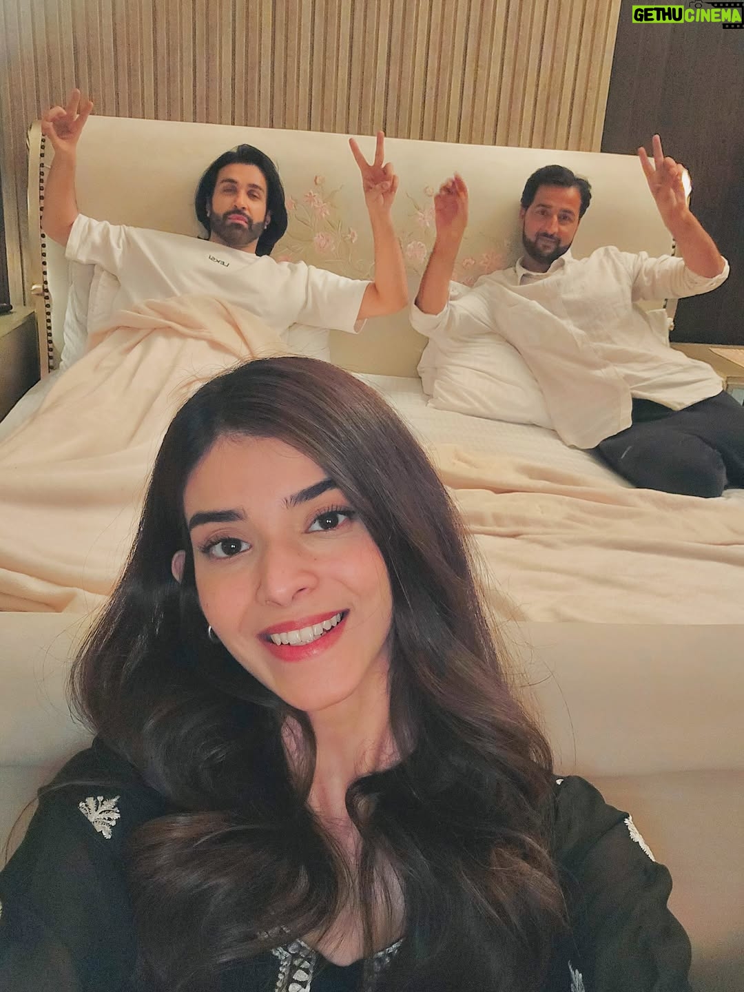 Zainab Shabbir - 68.1K Likes - Heartfelt thanks! ❤️ 
Still in shock at the love for #ismeyaraan 
 Huge thanks to the entire team, cast, crew, and everyone behind the scenes. Your hard work and talent shine through. Can't wait for the next one🎬 Till then bye bye from Minha.🙇🏻‍♀️

#ismeyaraan #ThankYou #Appreciation