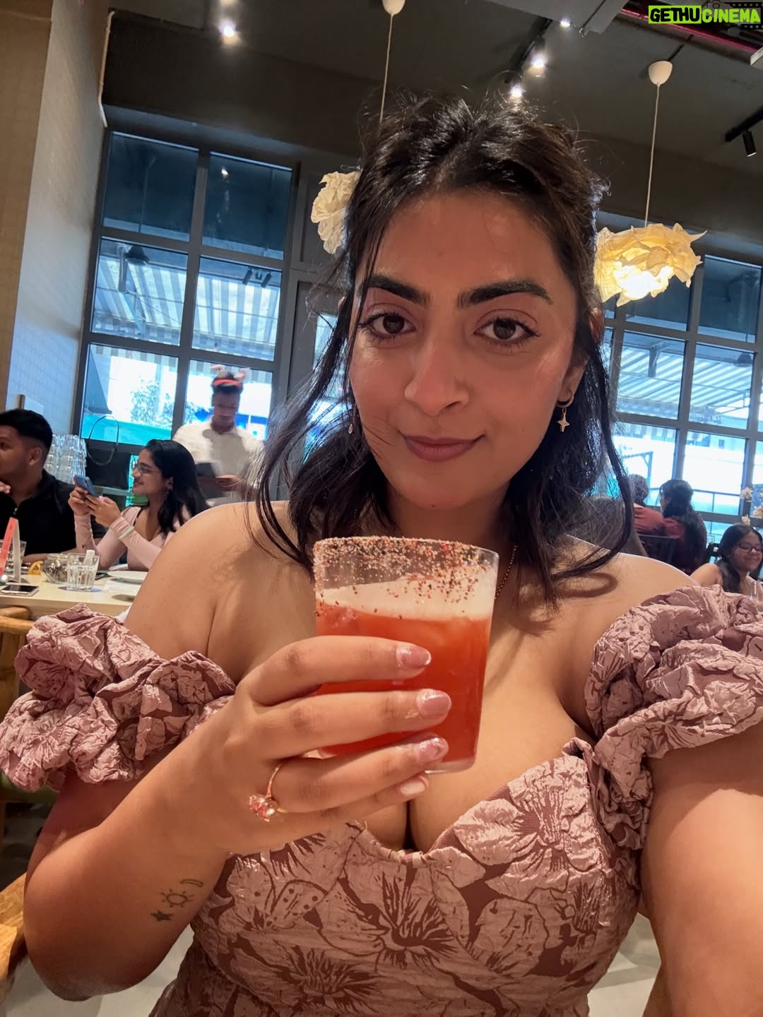 Zayn Marie Khan - 8.6K Likes - ❤️👼🏽🎀🎄 Christmas Lunch at @toastpastabar 🤤 exceptional! Thank you @devikambing and team 💥🤯 ate the rest of the food so quick we didn’t take photos 🤭