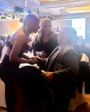 Zeta Douka Instagram - Χθες, στην εκδήλωση Manager of the Year, η Πρόεδρος της ΑΝΑΣΑ Ζέτα Δούκα @zetadouka , βρέθηκε ανάμεσα στις τρεις φιναλίστ για τη διάκριση Manager της Χρονιάς στον χώρο των Μη Κερδοσκοπικών Οργανώσεων. 

Δεν ήρθε το βραβείο — αλλά ήρθε κάτι εξίσου σημαντικό: 
H υπενθύμιση της σπουδαιότητας μιας ισχυρής, ευέλικτης και αγαπημένης ομάδας διοίκησης. 

Μιας ομάδας χάρη στην οποία η ΑΝΑΣΑ υπάρχει, εξελίσσεται και επιτελεί αυτό το τόσο σημαντικό έργο εδώ και 18 χρόνια, συνεχίζοντας ακάθεκτη, με όραμα, φροντίδα και ευθύνη. Γιατί η πραγματική διάκριση φαίνεται στη διάρκεια, στους ανθρώπους και στο αποτύπωμα που αφήνεις.

Θερμά συγχαρητήρια στη νικήτρια Μαρία Τρυφωνίδου @mariatrifonidou του συλλόγου γονέων παιδιών με καρκίνο Φλόγα @floga_1982 , για τη δίκαιη διάκριση και για το σπουδαίο, βαθιά ανθρώπινο έργο που επιτελεί με συνέπεια και αφοσίωση όλα αυτά τα χρόνια.

Κλείνοντας, ένα μεγάλο ευχαριστώ στους διοργανωτές του Manager of the Year @manageroftheyear.gr για τη φιλοξενία, την άρτια διοργάνωση και κυρίως για την ανάδειξη του έργου των Μη Κερδοσκοπικών Οργανώσεων μέσα από έναν τόσο σημαντικό θεσμό.

#Ανασα #ManagerOfTheYear #Awards #Αναγνώριση
