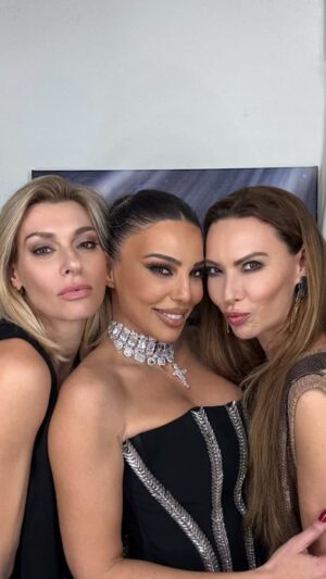 Zeta Douka Instagram - Μερικές συναντήσεις δεν γίνονται τυχαία ..Μέσα από τον φιλανθρωπικό σκοπό που βρέθηκα την προηγούμενη βδομάδα  γνώρισα υπέροχα πλάσματα και χωρίς να το καταλάβουμε βρεθήκαμε όλοι μαζί στην Θεσσαλονίκη να περνάμε υπέροχα 
Τελικά στην ζωή τίποτα δεν είναι τυχαίο … γνωρίζεις υπέροχους ανθρώπους και γίνεσαι μια όμορφη αληθινή παρέα !♥️ #kellykelekidou #foryou #for #fyp #fy