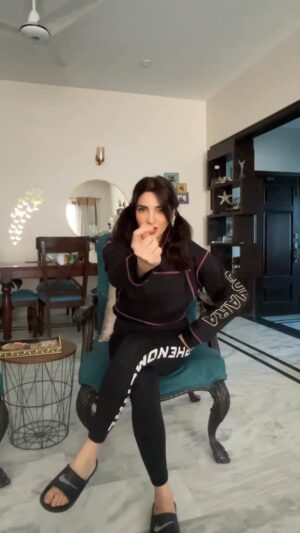 Zhalay Sarhadi Instagram - Be happy!!! 

Also I love @rakhisawant2511 

#zhalay #zhalaysarhadi