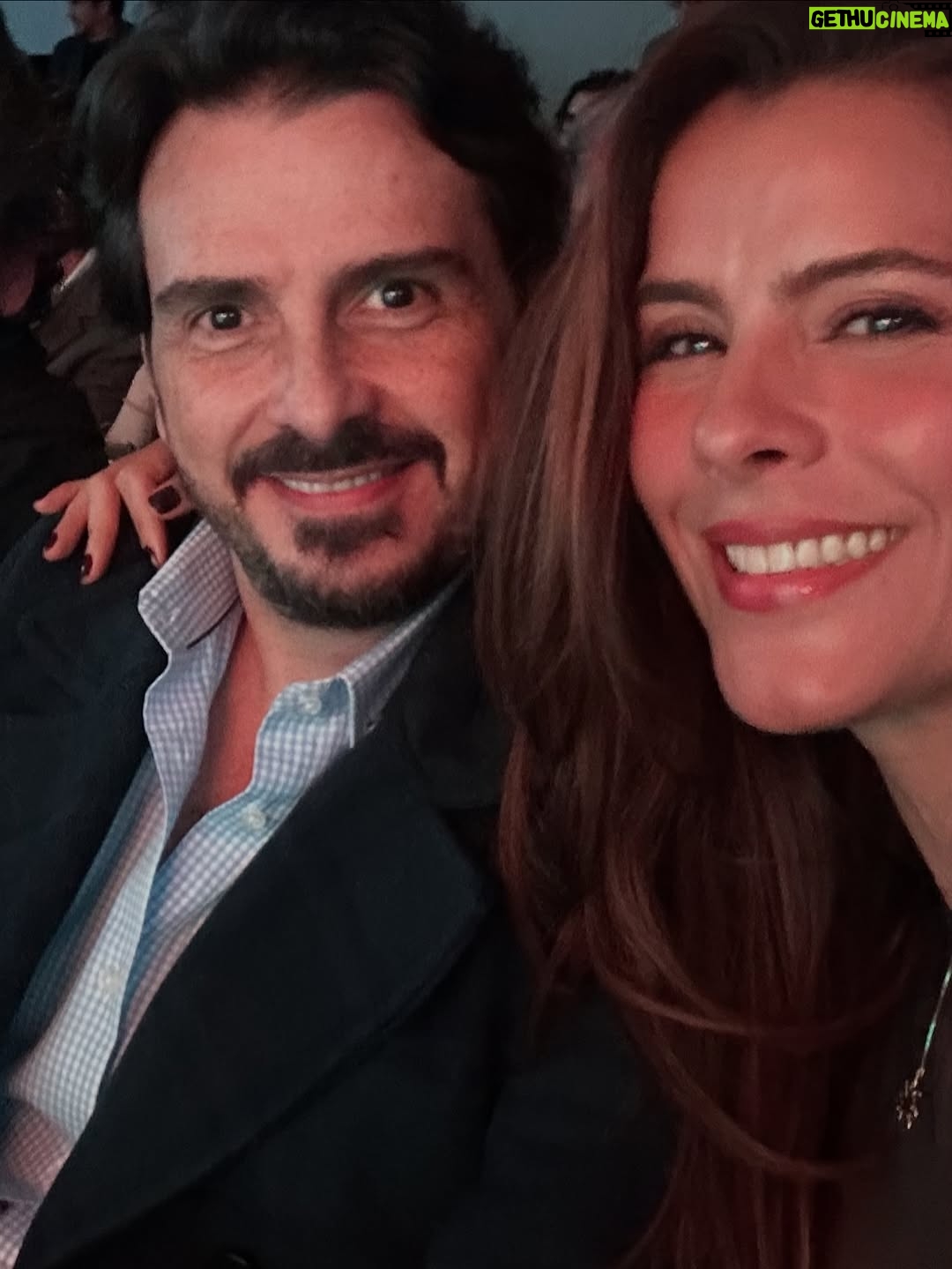 Zharick León - 66.5K Likes - Celebrando el lanzamiento de la T2 de #bettylafealahistoriacontinua 
Una noche inolvidable, llena de ilusiones, alegría, satisfacción, admiración y mucha gratitud… Gracias @amazonprime @estudiosrcn por hacer realidad tantos sueños …