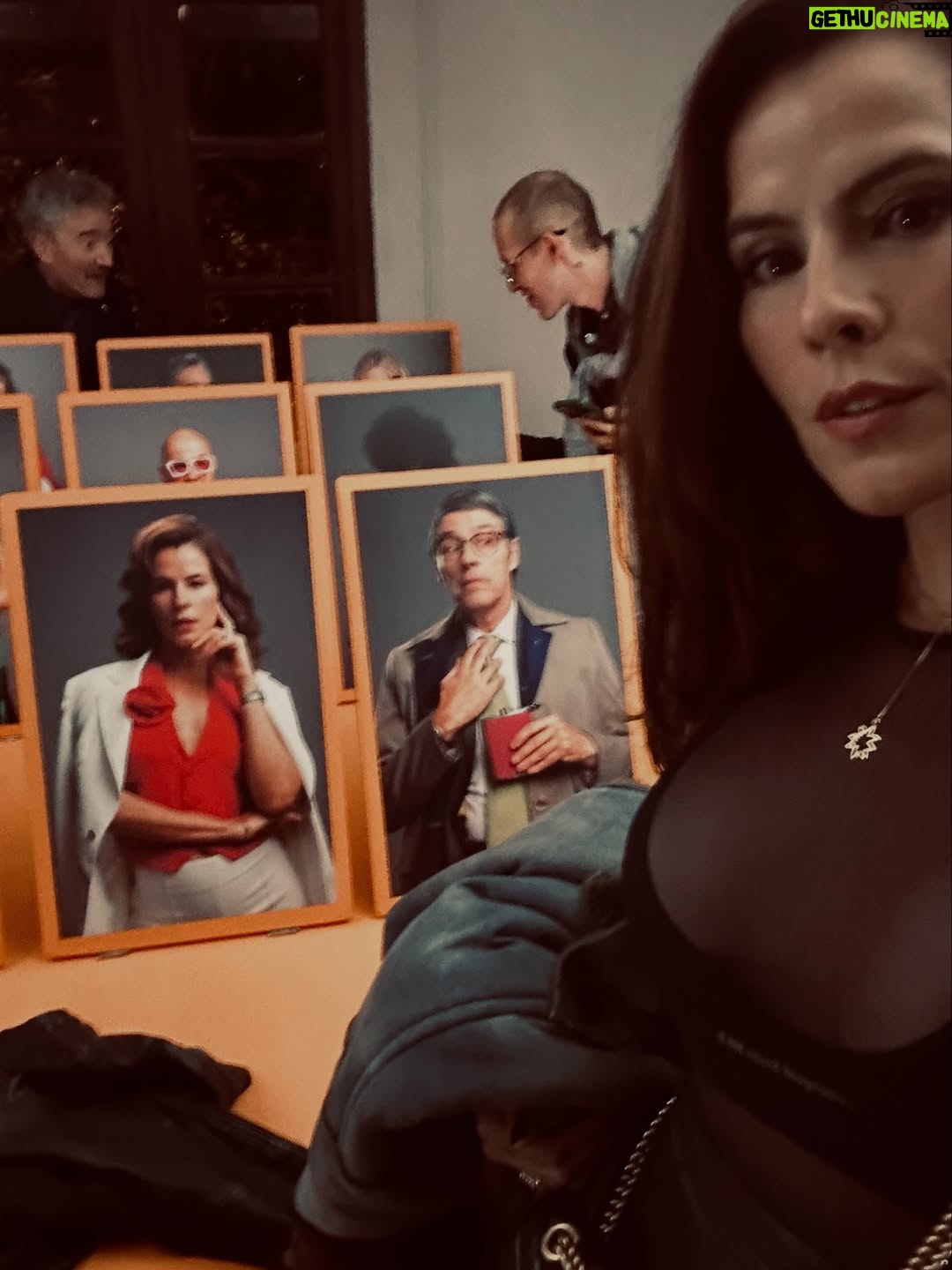 Zharick León - 66.5K Likes - Celebrando el lanzamiento de la T2 de #bettylafealahistoriacontinua 
Una noche inolvidable, llena de ilusiones, alegría, satisfacción, admiración y mucha gratitud… Gracias @amazonprime @estudiosrcn por hacer realidad tantos sueños …