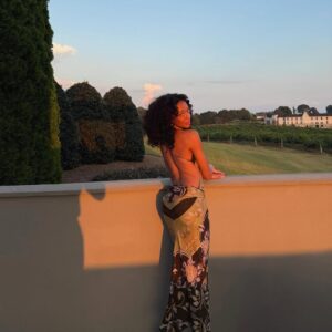 Zolee Griggs Instagram - 🍷 like wine!