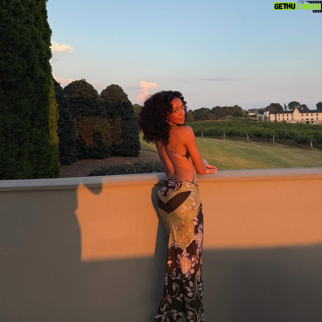 Zolee Griggs - 9.1K Likes - 🍷 like wine!