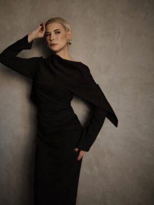 Zoya Yarovitsyna Instagram - 🖤🖤🖤
Фотограф @anngorrbacheva 
Стилист @liliano4ka 
Макияж @ritasbeauty_