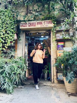 aiana jain Instagram - Delhi meri jaan ♥️
An impromptu trip to Delhi was what the Dr ordered . Attended a friend’s 50th Birthday party , caught up with @ishitasudhayashvi in her natural habitat , shopping for interiors this time for her new restaurant @plusnineone_ which is opening soonest and knowing madam it will be good food both for the eyes and the palate , had a great time , we both grabbed a coffee shot for the long day ahead , goofed around taking pictures (which was so much fun ) and promise to meet more often later I set to meet mere do pyare dost actually make it 3 , @tapushi jo dikhti hai sweet type ki but hai poori warrior type i am so so proud of this girl  besides being beaut beautiful inside out ♥️ and @daizytanwar who tells stories like no one else with her tadka and so much much fun and 3rd one , we just made him take the pictures I came back to realise that all I did was @nisharahmed_ iska number de do uska de and humari photo le lo please …. Of course I went to favourite Khan Market and checked out @poojarc ‘s @shopnimai which has the most exquisite curation of jewellery like for real , you can thank me for the recommendation later !
PS :  I couldn’t get enough of how beautiful moon was !!
I hardly have winter clothes so I made a quick trip to my favourite store bought the most gorgeous pIr of pants that I wore everywhere I went there . Let me know if you’d like details .
.
.
.
.
#aianaj #aianajindelhi #delhidia, aianajloves , aianjstyles
