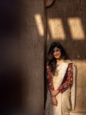 dharshini sudhakar Instagram - All my favourites ♥️🧿
📸 @pixelin.ae 

[ Saree, Photoshoot, Sun-kissed, Fyp ]

#tamil #uae #fyp #saree #selflove #sunkissed #viral