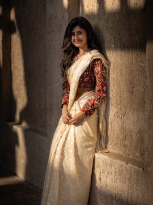 dharshini sudhakar Instagram - All my favourites ♥️🧿
📸 @pixelin.ae 

[ Saree, Photoshoot, Sun-kissed, Fyp ]

#tamil #uae #fyp #saree #selflove #sunkissed #viral