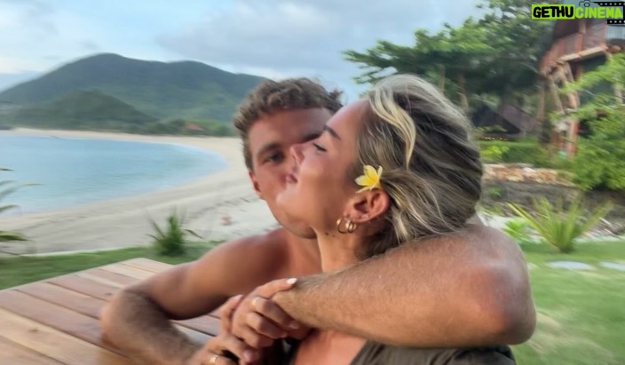 hollyy mueller - 21.6K Likes - Been busy 🩷🌸🌴
