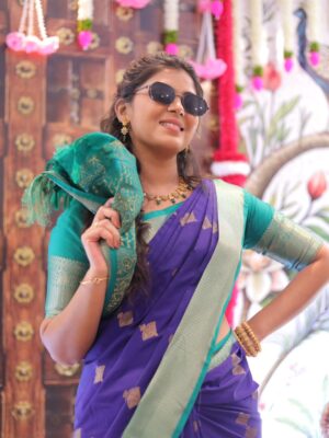 preetha reddy Instagram - Simple look, strong vibe.

#traditionalwear#sareelove#function#familytime#loveyourself#postiveenergy