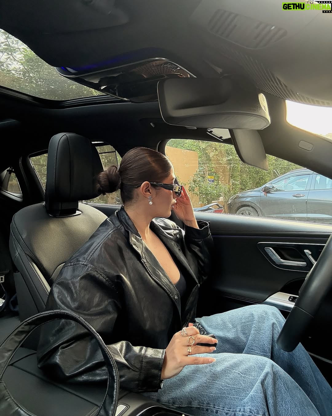 soundarya thakur - 11.5K Likes - She’s focusing on her 🖤 >>>>

Outfit @zara 
Sliders - @dior 
Glasses - @balenciaga 
Earrings - @chanelofficial 
Bag -  @ysl 
Car - @mercedesbenz E450

#mercedesbenz #mercedes #E450 #luxuryride #ootd #delhiwinters #leatherjacket #urbanfashion #chicvibes  #octoberevenings #citydrive #goldenhour #sunset #soundaryathakur #formocloset