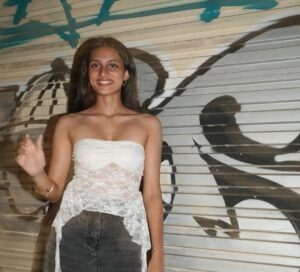 Aanchal Badola Instagram - could only keep a poker face for 3 shots