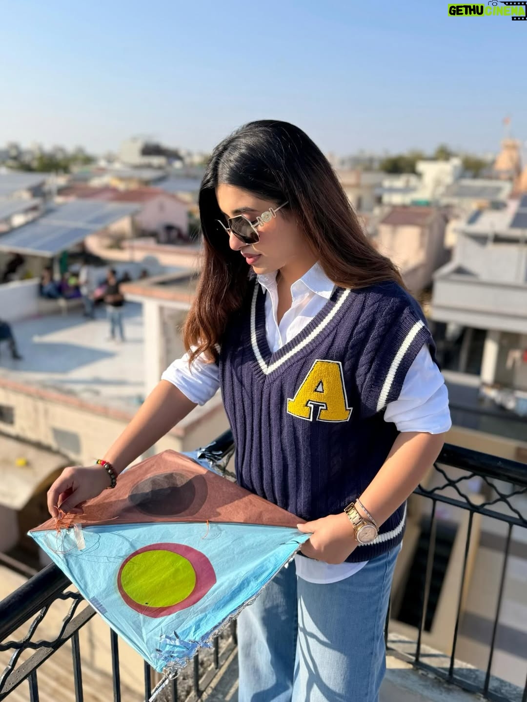 Aanchal Shah - 12.1K Likes - Uttarayan 2K26🪁🩷🔥