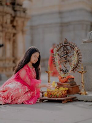 Aaradhya Chandra Instagram - Happy Makar Sankranti to all š¾āØ
May this harvest festival fill your life with joy, positivity, and new beginnings. Wishing you prosperity, peace, and endless happiness.
šø Photography by @photoholic__photography
Inframe @aaradhya.n.chandra
#makarsankranti #happysankranti #festivalvibes #harvestfestival #indianfestivals