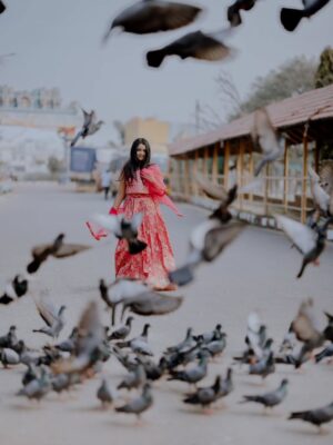 Aaradhya Chandra Instagram - Happy Makar Sankranti to all š¾āØ
May this harvest festival fill your life with joy, positivity, and new beginnings. Wishing you prosperity, peace, and endless happiness.
šø Photography by @photoholic__photography
Inframe @aaradhya.n.chandra
#makarsankranti #happysankranti #festivalvibes #harvestfestival #indianfestivals