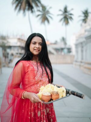 Aaradhya Chandra Instagram - Happy Makar Sankranti to all š¾āØ
May this harvest festival fill your life with joy, positivity, and new beginnings. Wishing you prosperity, peace, and endless happiness.
šø Photography by @photoholic__photography
Inframe @aaradhya.n.chandra
#makarsankranti #happysankranti #festivalvibes #harvestfestival #indianfestivals