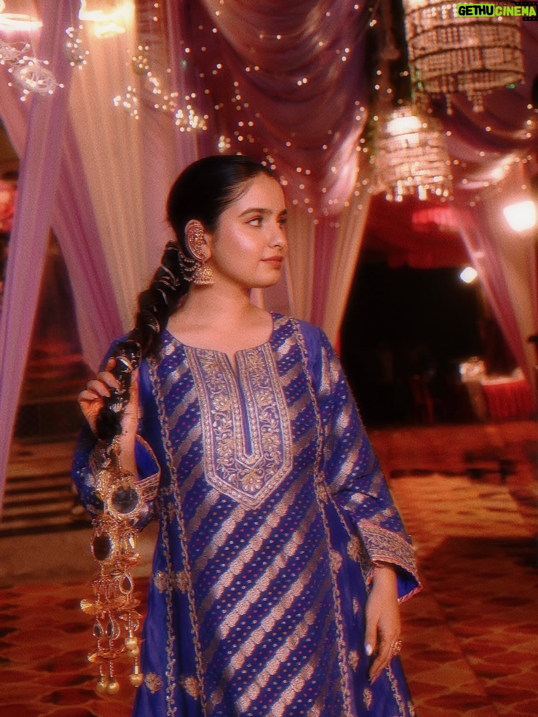 Aarushi Abrol - 5.7K Likes - Happy Lohri ji sareya nu ✨🔥