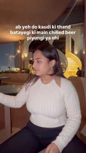Aarushi Mehta Instagram - Halka sa bhi bimaar nhi padi🙂‍↔️🙂‍↔️🙂‍↔️🙂‍↔️🙂‍↔️

.
.
.
.
#reels #instagram #instagramreels #trending #fyp #foryoupage #trendingreels #discover #reelsinstagram #funny #funnyreels #meme #memesdaily #viral #viralreels #reelitfeelit #reelkarofeelkaro #beer