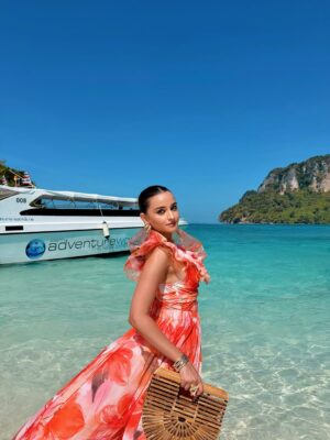Aayushi Sharma Instagram - The kind of place that stays with you 🏝️🥥🌊🛳️🏖️☀️