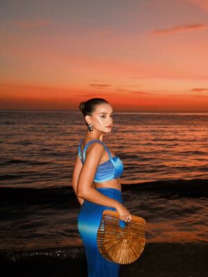 Aayushi Sharma Instagram - A sunset you don’t scroll past 🌅